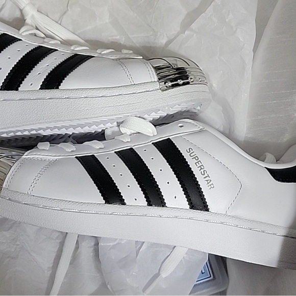 Adidas - Picture 5 of 7